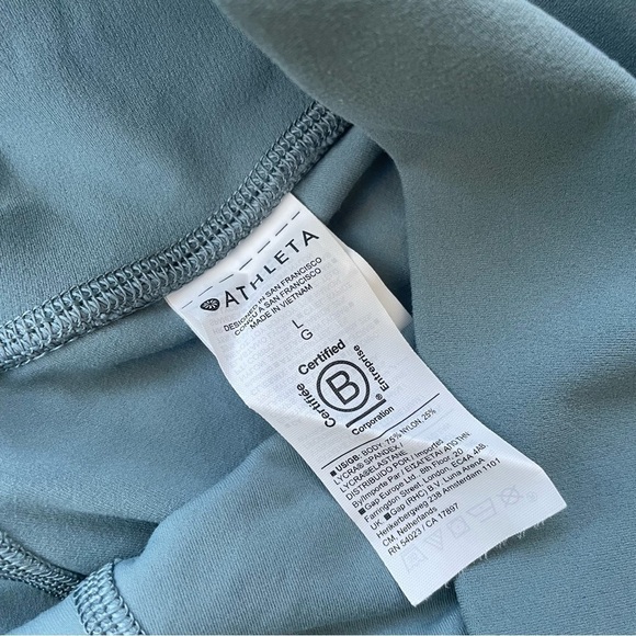 ATHLETA Oxidized Green Salutation Stash High Rise Cinch Capri Legging Size Large - Picture 7 of 13